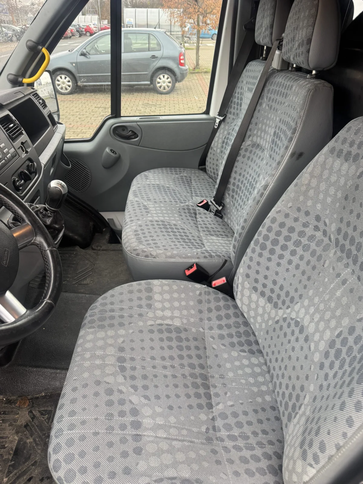 Ford Transit (2010) k pronájmu - fotografie 12