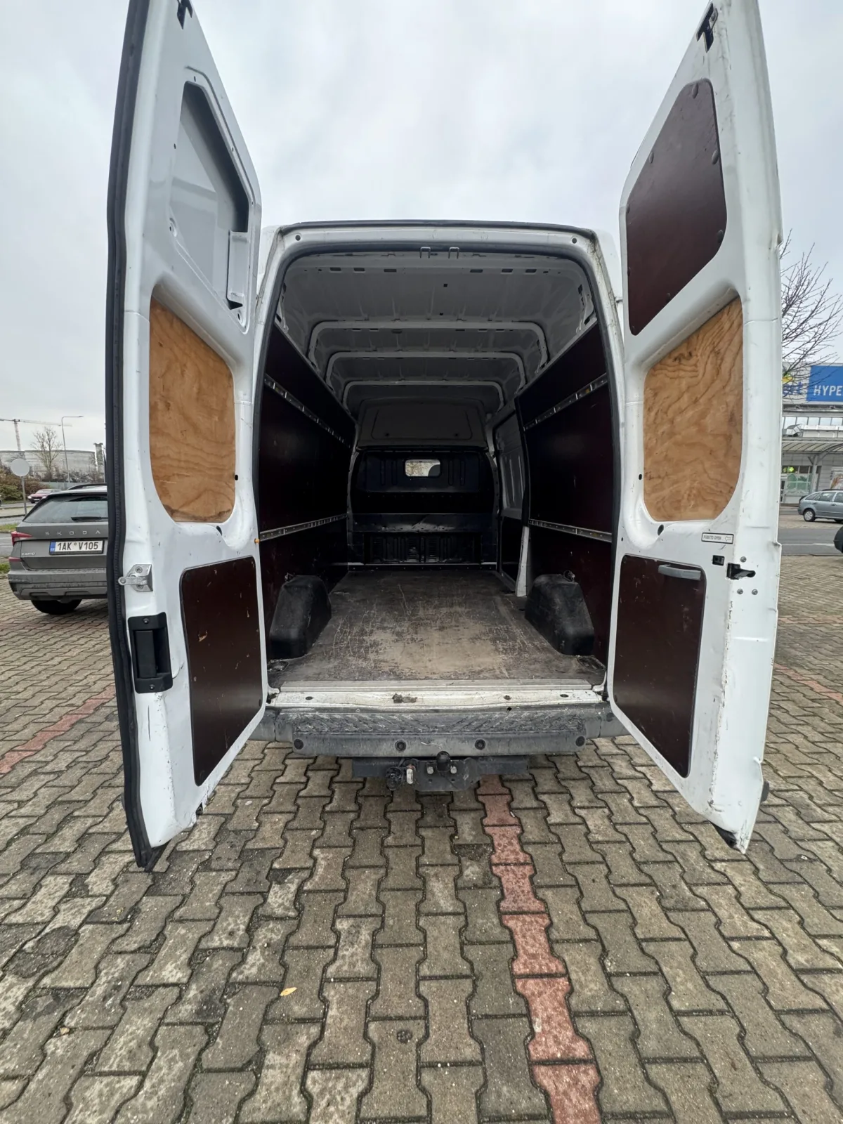 Ford Transit (2010) k pronájmu - fotografie 9