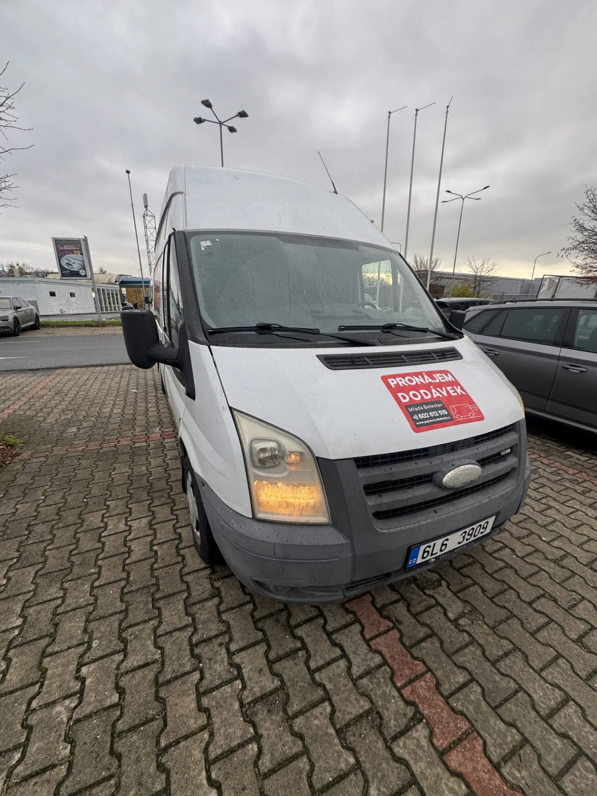 Ford Transit (2010) k pronájmu - fotografie 4