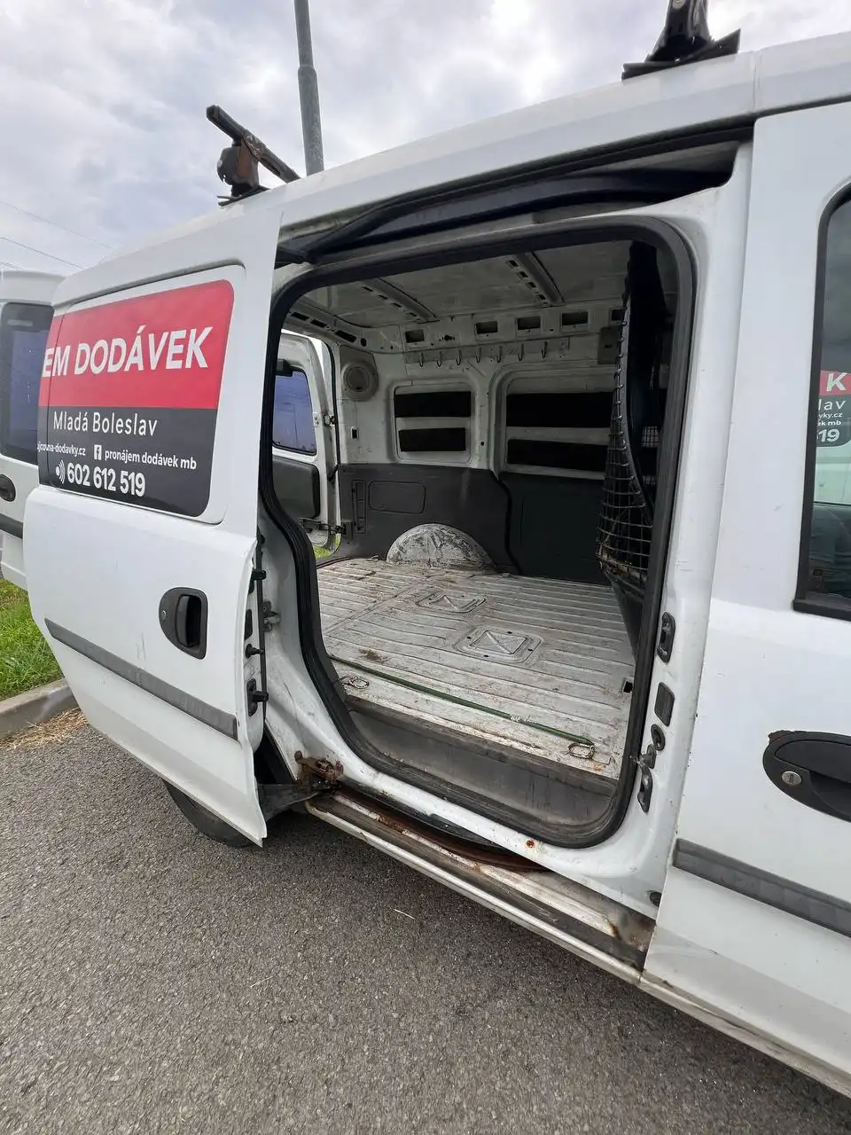 Opel Combo (2003) k pronájmu - fotografie 12