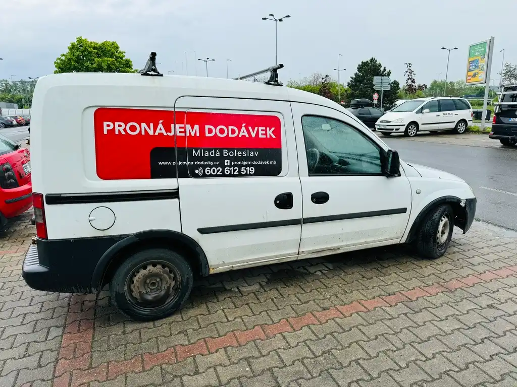 Opel Combo (2003) k pronájmu - fotografie 18