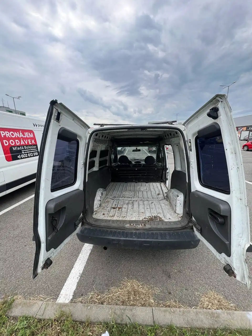 Opel Combo (2003) k pronájmu - fotografie 14