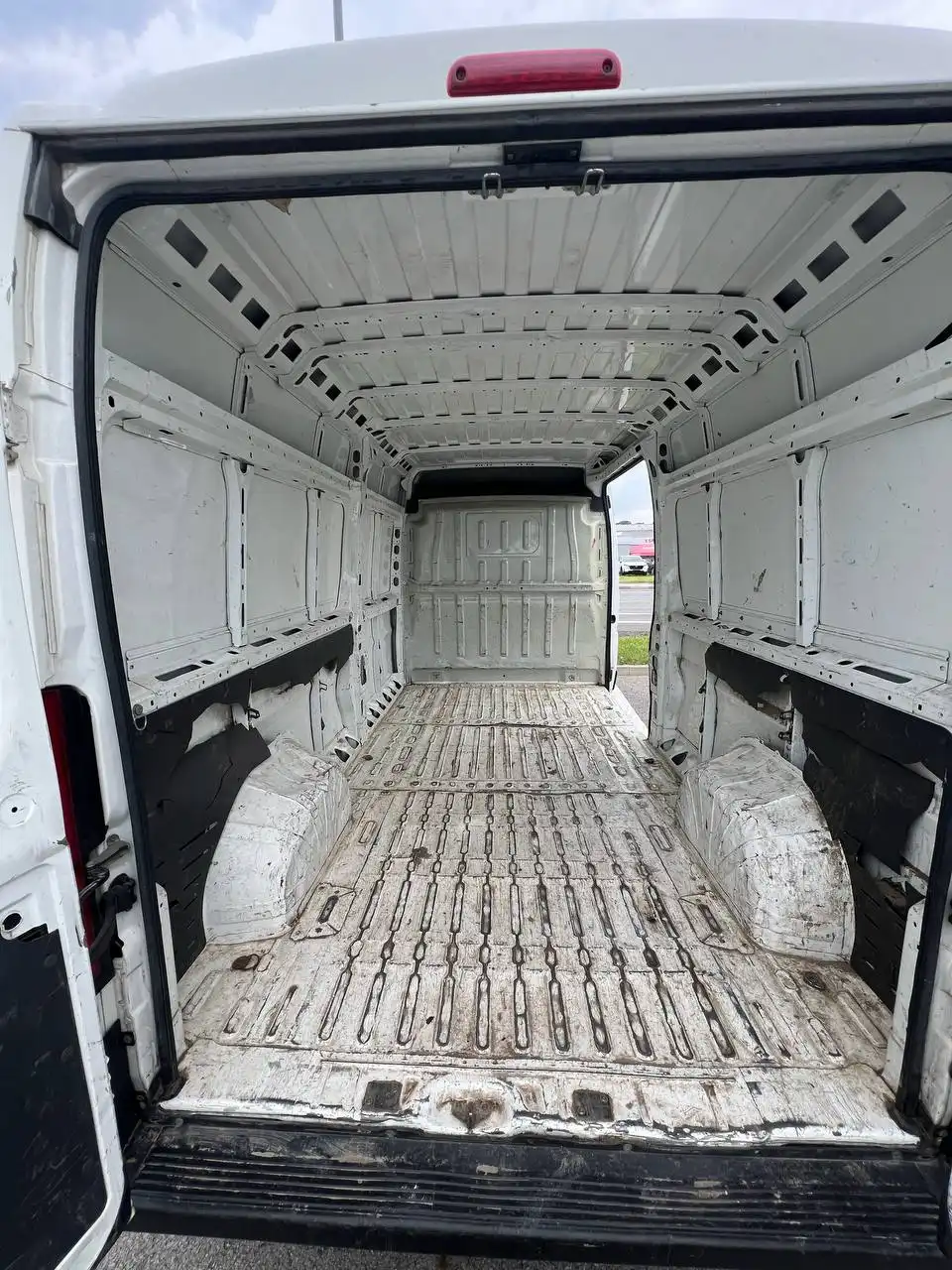 Peugeot Boxer (2018) -27 k pronájmu - fotografie 5