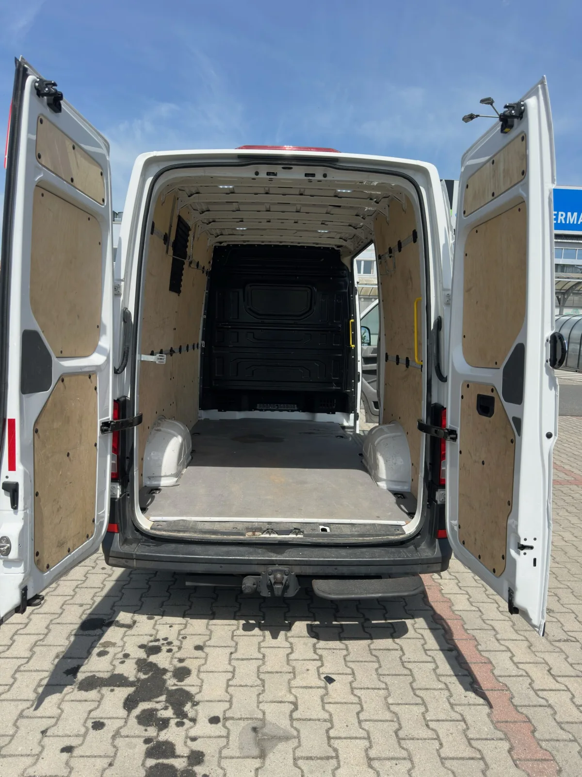 VW CRAFTER (2018) MANUAL k pronájmu - fotografie 12