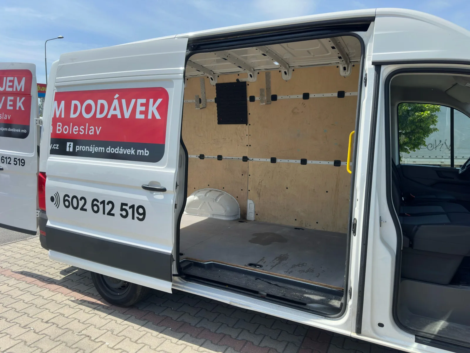 VW CRAFTER (2018) MANUAL k pronájmu - fotografie 14
