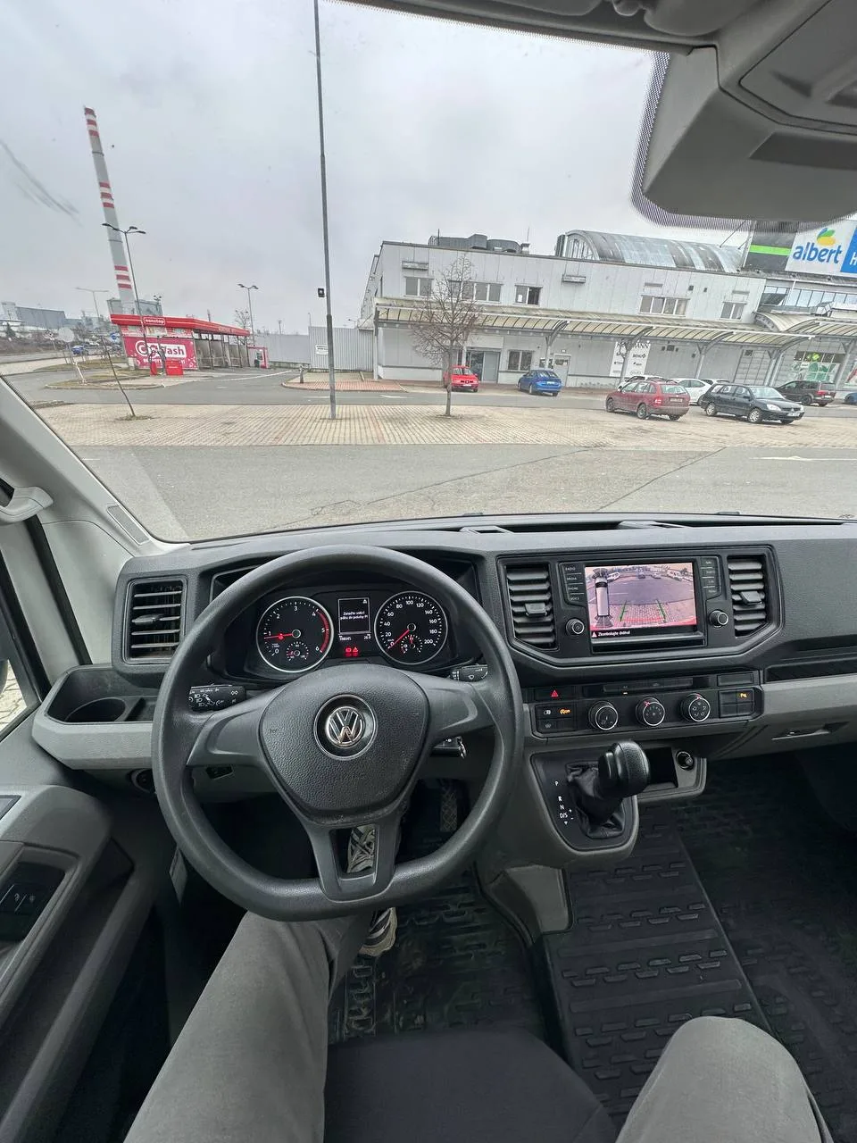 VW CRAFTER (2018) AUTOMATIC k pronájmu - fotografie 12