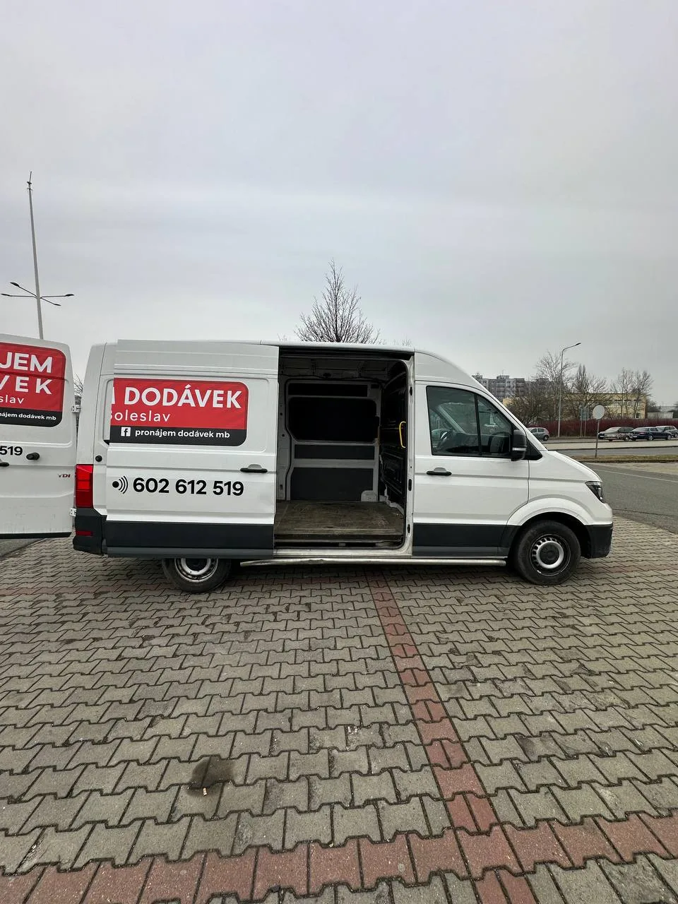 VW CRAFTER (2018) AUTOMATIC k pronájmu - fotografie 9