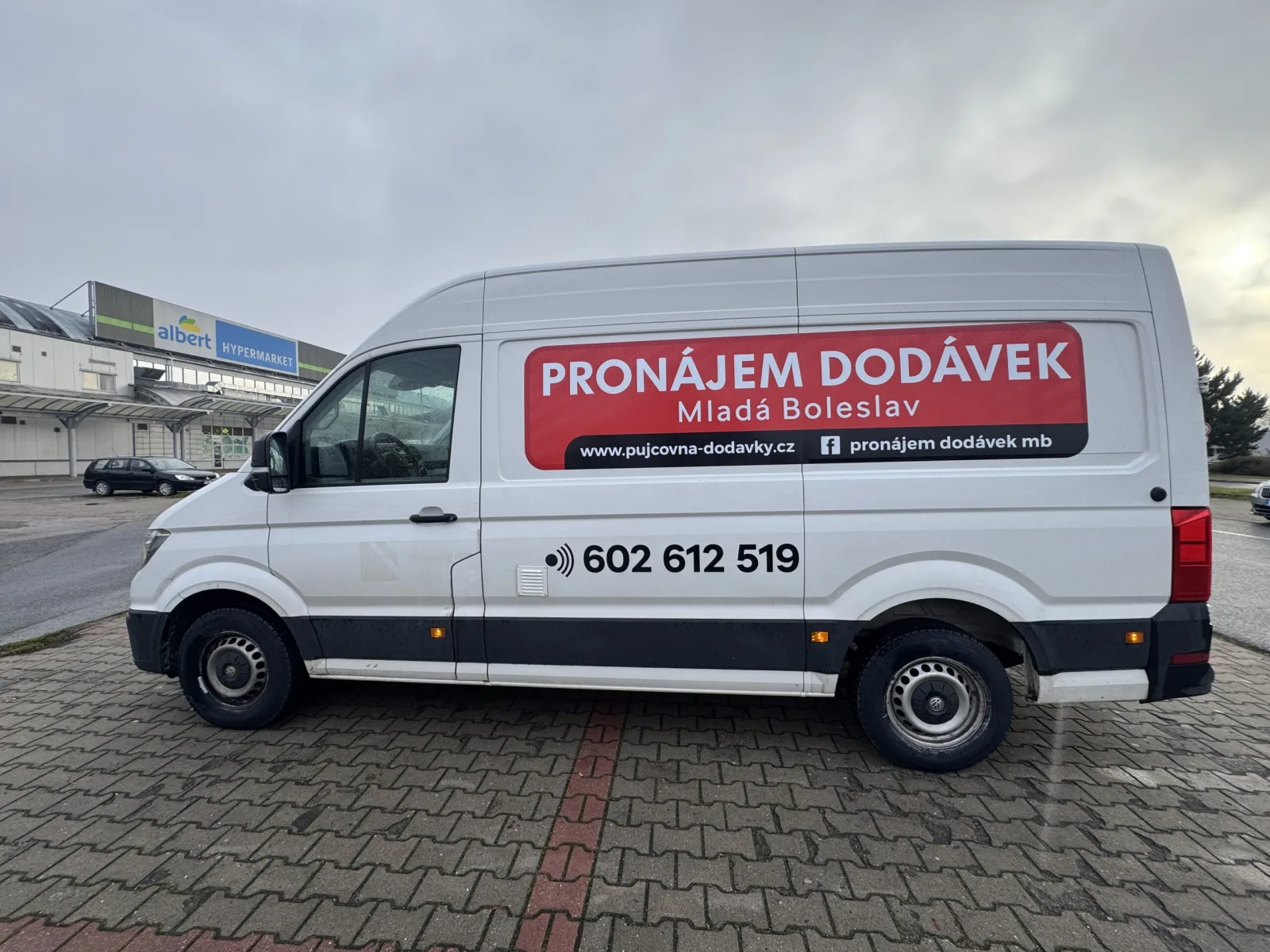 VW CRAFTER (2019) MANUAL k pronájmu - fotografie 11