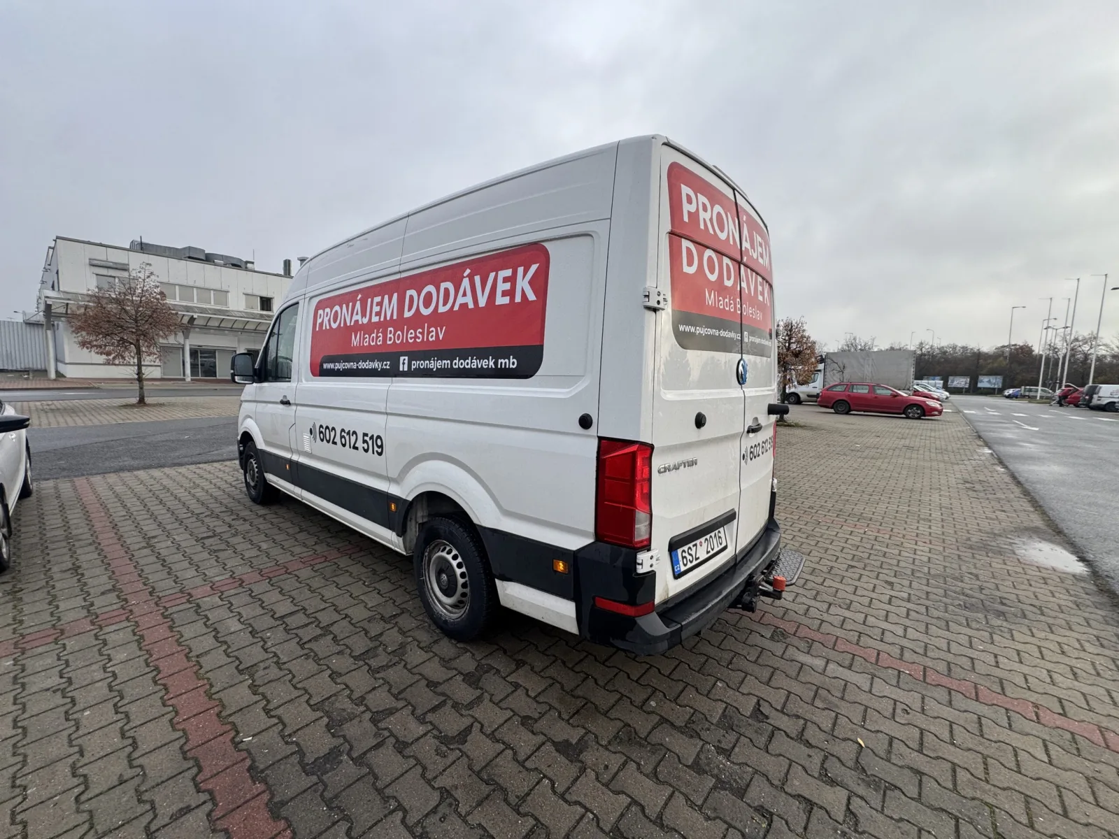 VW CRAFTER (2019) MANUAL k pronájmu - fotografie 6