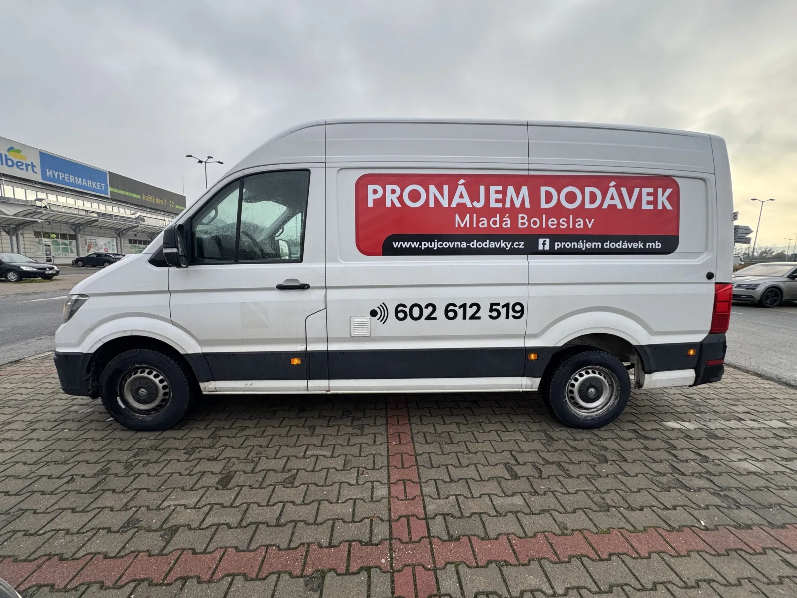 VW CRAFTER (2019) MANUAL k pronájmu - fotografie 10