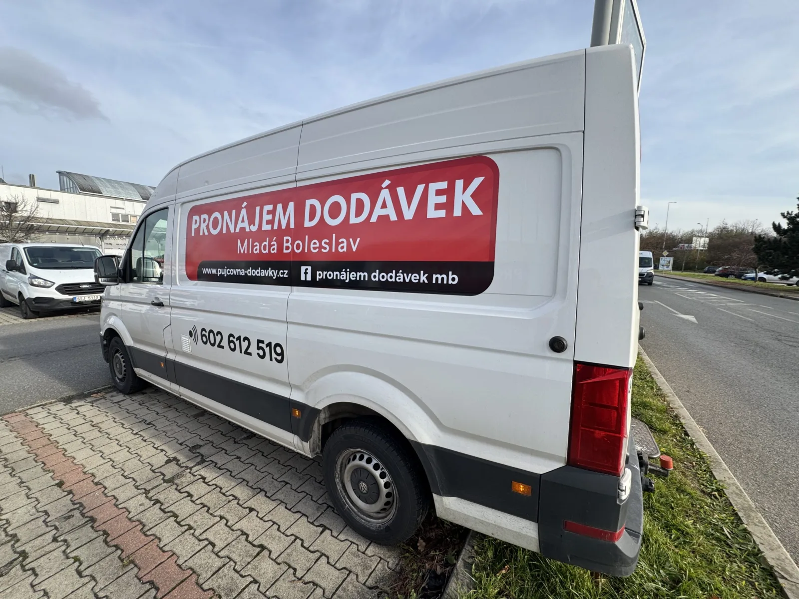VW CRAFTER (2019) MANUAL k pronájmu - fotografie 5