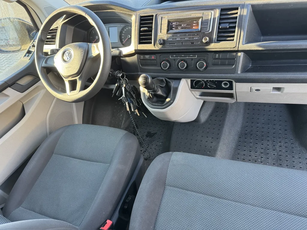 VW T6 TRANSPORTER LONG (2019) k pronájmu - fotografie 2